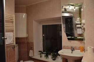 Гостевой дом Knaus Apartments Черновцы Люкс с 2 спальнями-10